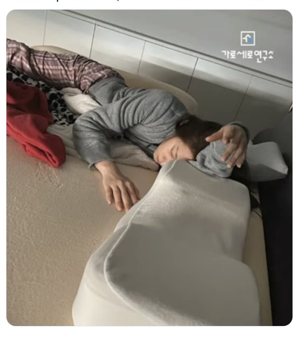 Braziliang65907's tweet photo. So what traces was discovered by this photos and letters? @minhee_choi_ @jungsung_hoi https://t.co/plRMY3o8zm