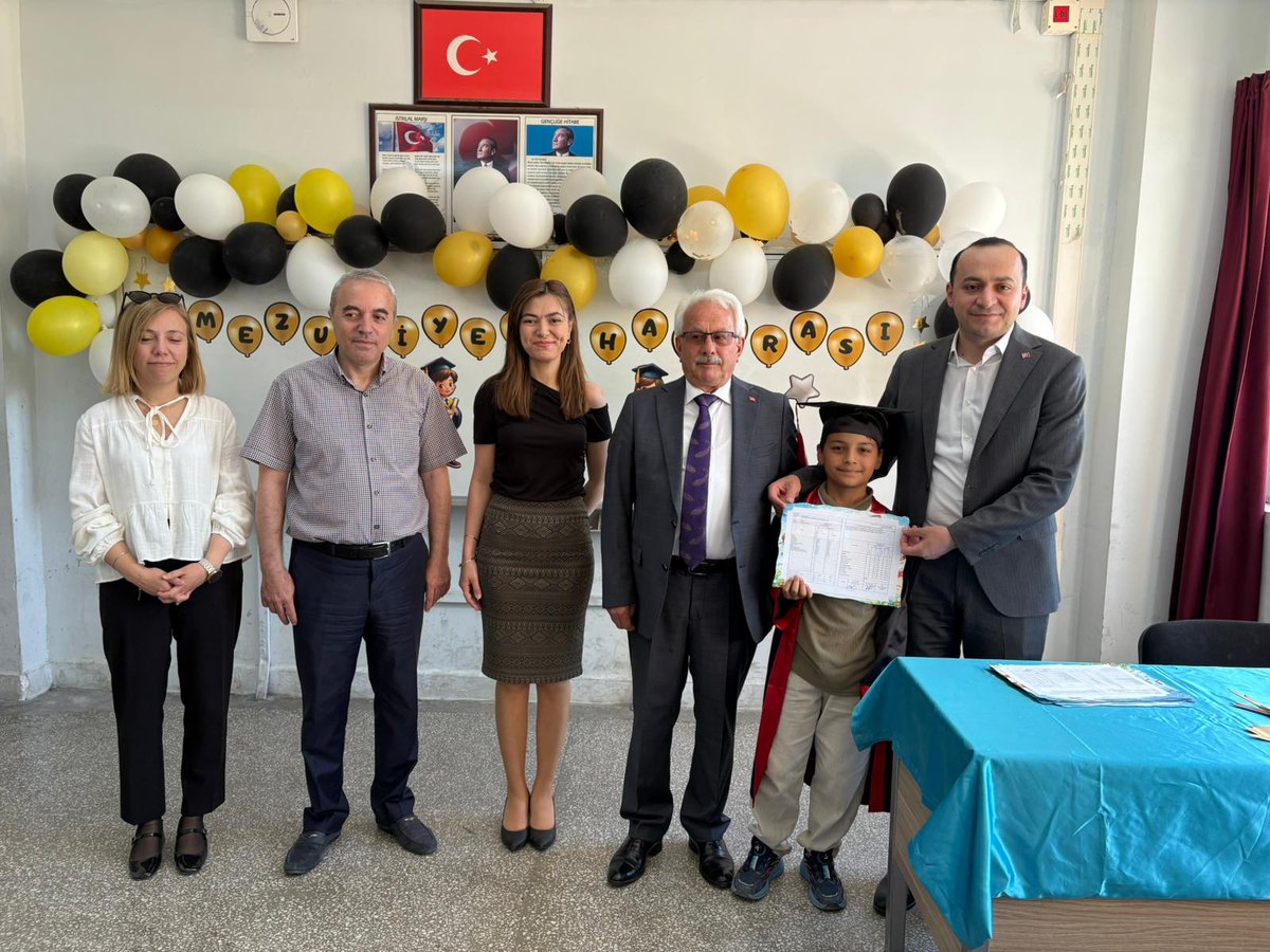 korgunkaymakam1's tweet photo. Kaymakamımız Sayın Ferhat Gür, Öğrencilerin Karne Sevincine Ortak Oldu.

https://t.co/pwgN1uOzGh https://t.co/lrpQTi0kK5