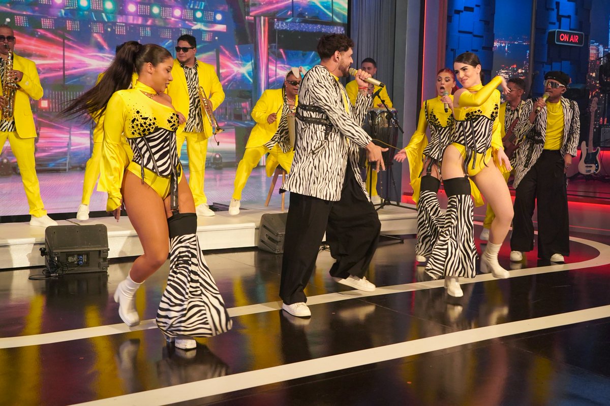LandRoberTVG's tweet photo. "El Combo Dominicano" pon a nota final ao programa 🎶

#LRMáisShow #LandRober #TVG https://t.co/im2U2UMccc