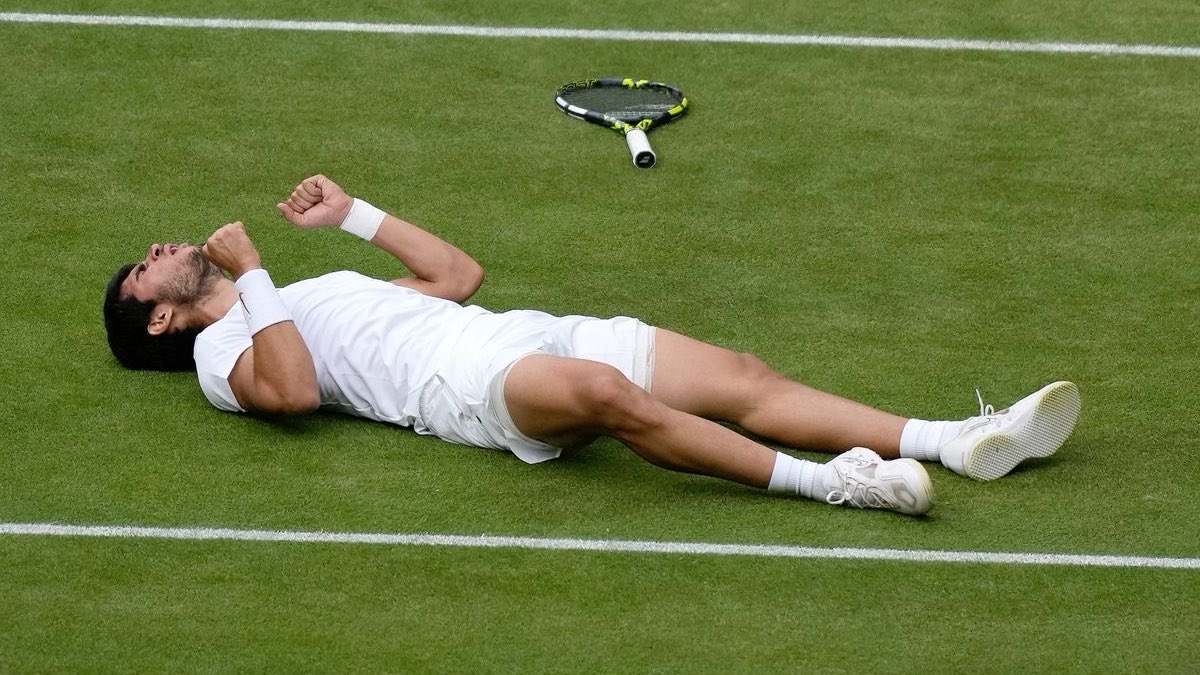 alcarchive's tweet photo. Wimbledon won’t be the same without him 🥺 https://t.co/Ei01CxBDoc
