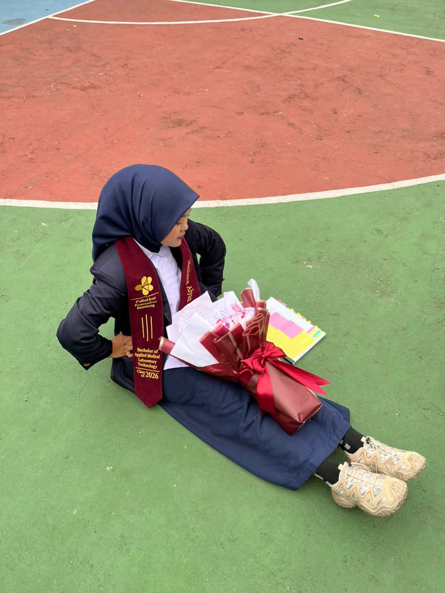 adhityasmhrn's tweet photo. Finally, I survived.

Setelah melewati hari-hari yang penuh air mata dan bikin mental serta fisik benar-benar drop, Alhamdulillah akhirnya proses perskripsian ini berhasil kulewati.

Two more steps, and I'll make it. Bismillah, semoga dilancarkan terus. Ikutin terus perjalananku! https://t.co/0EXjqTrCVT