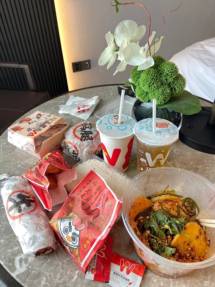NguyenKate86610's tweet photo. Missing the ones far away A quick video call, a shared playlist, or a silly selfie swap can turn the distance into nothing. Distance never weakens true care . https://t.co/Wo373NMT6a