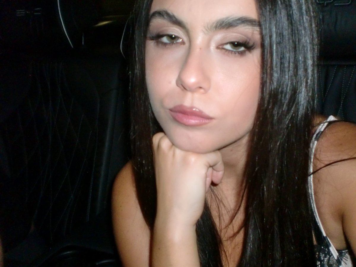 chiaraoliver's tweet photo. hola https://t.co/I8XnPoDPoC