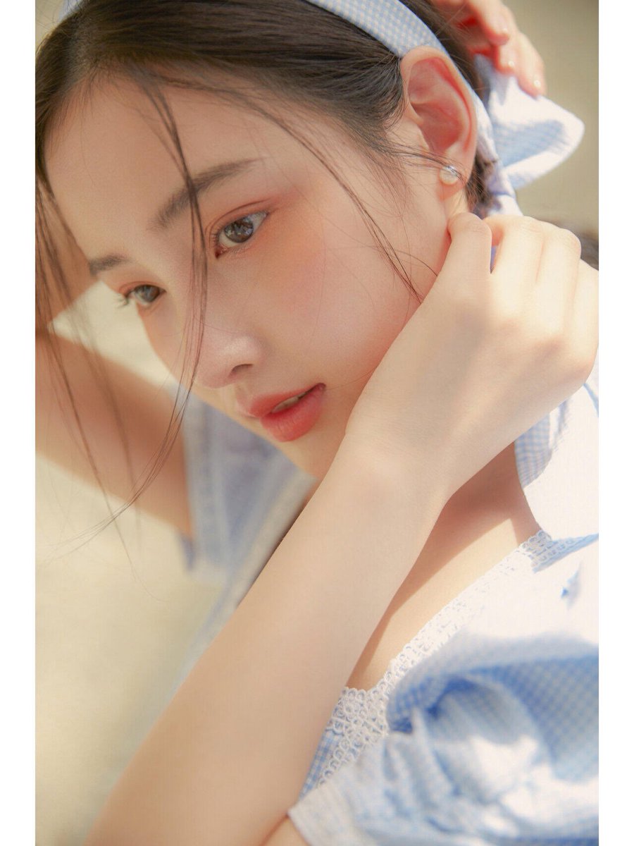 yxaohyi's tweet photo. 아니 황치아오 언니 너무 아리따우신데….
ㅈㄴ사커고 싶어요. https://t.co/Hz6PWTFDKD