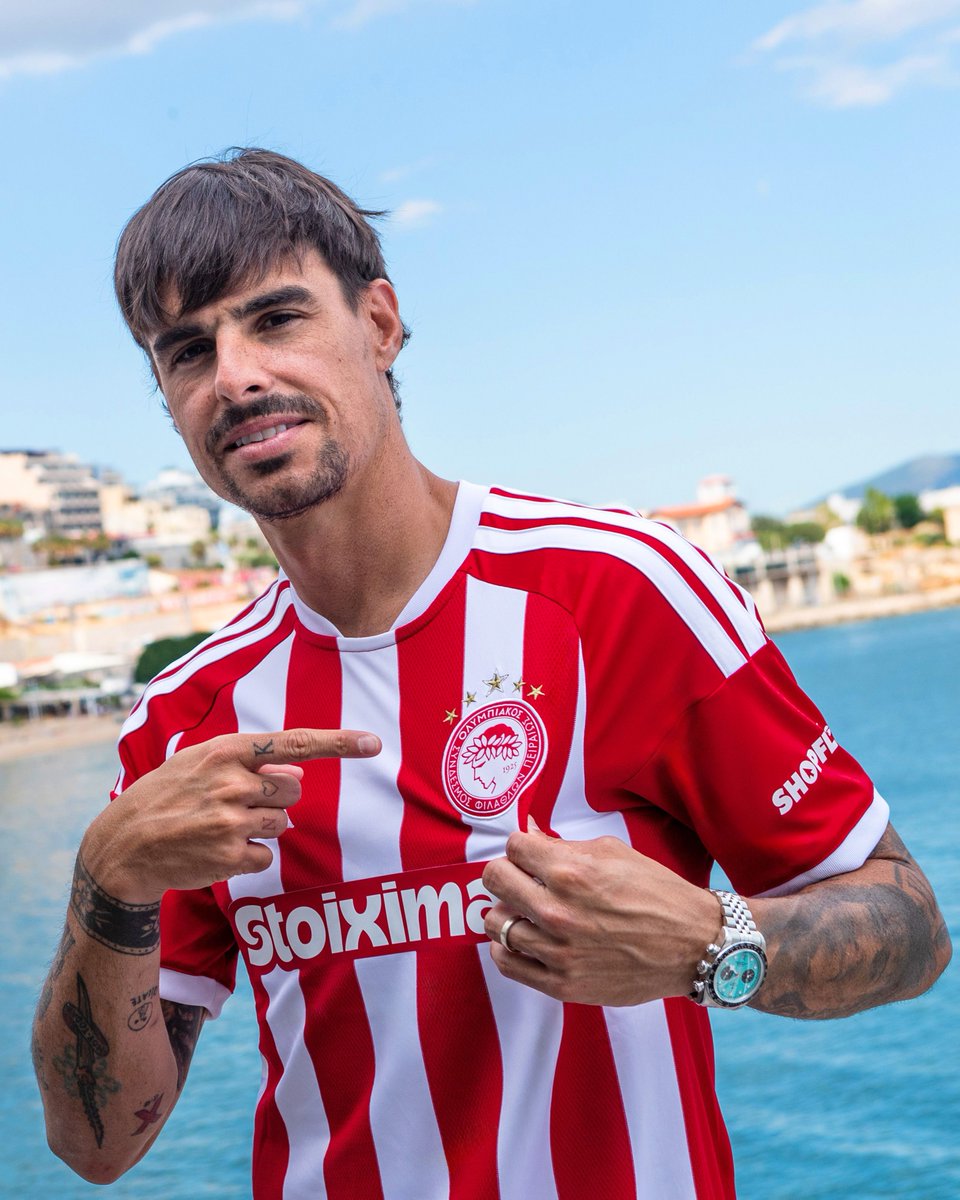olympiacosfc's tweet photo. 🔴⚪️ Παραμένει ερυθρόλευκος ο Ντάνι Γκαρθία! / Dani García stays in the red &amp; white family! https://t.co/FVUWGJasVs
