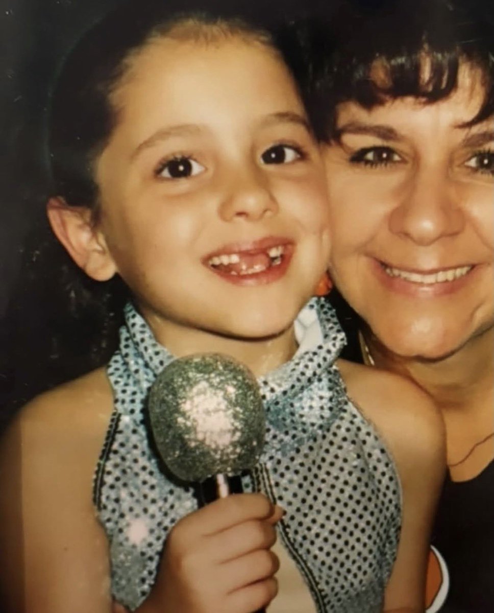 ArianaToday's tweet photo. happy birthday ari 🤍 https://t.co/lR7rdGDqGc