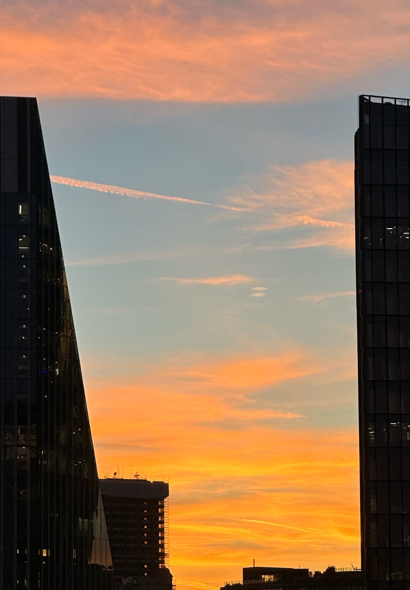 springchae519's tweet photo. @chaejh_official i’m a fan of pretty skies too📸

#CHAEst🌻 https://t.co/Mb4Tk93XS5