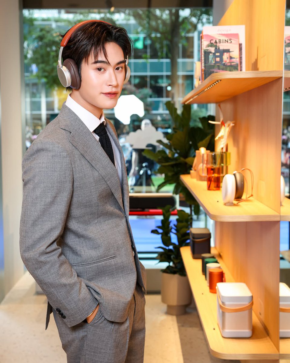 Geminint_family's tweet photo. หล่อมากกกกกกก โซเริสโซแกลม ถูกต้องทุกอย่าง 👦🏻🎧✨

GEMINI BANG OLUFSEN SG OPENING
#BangOlufsenxGEMINI 
#BangOlufsenSingapore
#Gemini_NT #เจมีไนน์ @gemini_ti https://t.co/bJiQQKHd6w