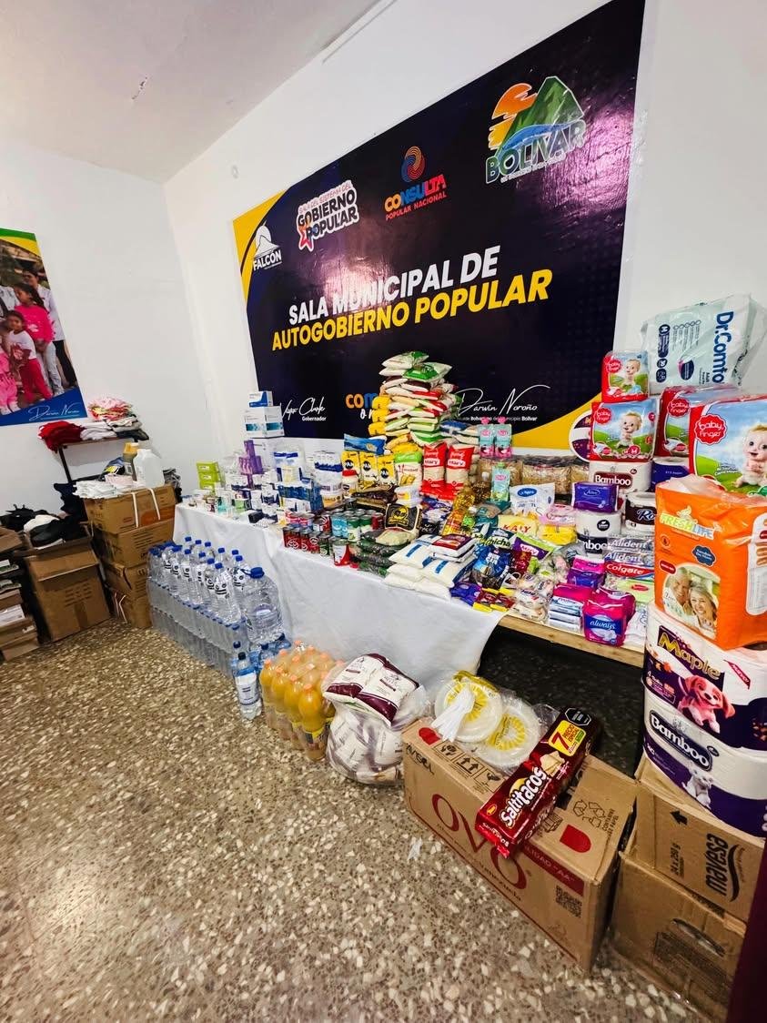 Jescalonas's tweet photo. #26Jun | El alcalde del municipio Bolívar del estado Falcón, Darwin Noroño, informó sobre la activación de un centro de acopio en la sala de autogobierno de San Luis en el cual han recibido apoyo de comerciantes, productores e instituciones públicas. https://t.co/8ML0ybL4Ch