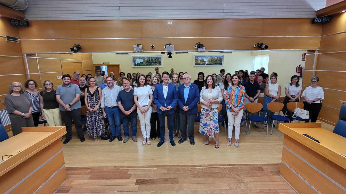 RadioCompania's tweet photo. El Ayuntamiento de Molina de Segura acoge el acto de firma de la adhesión de entidades al proyecto Molina en Red https://t.co/SGdmdnarAO https://t.co/jMihoULMHt