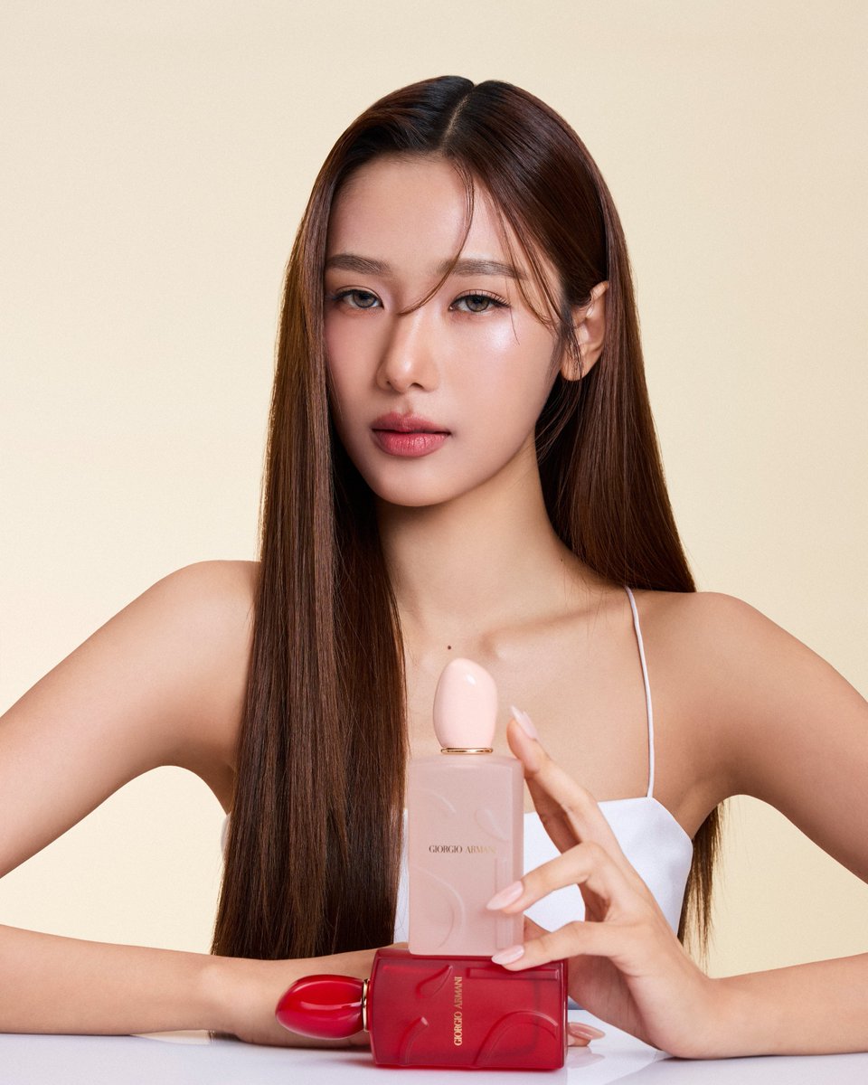 mstarnewsth's tweet photo. Armani Beauty ประกาศแต่งตั้ง “เก้า นพเก้า เดชาพัฒนคุณ , ดัง ณัฎฐ์ฐชัย บุญประเสริฐ  และ ฟิล์ม รชานันท์ มหาวรรณ์ ” เป็น “GIORGIO ARMANI THAILAND FRAGRANCE AMBASSADORS” สามคนแรกของประเทศไทย ในการเปิดตัวน้ำหอมกลิ่นใหม่ล่าสุด “Sì Bloom”

#ArmaniFragrance 
#KaoXSiBloom 
#DunkXSiBloom 
#FilmXSiBloom 
#number_9th
#dunknatachai
#filmracha