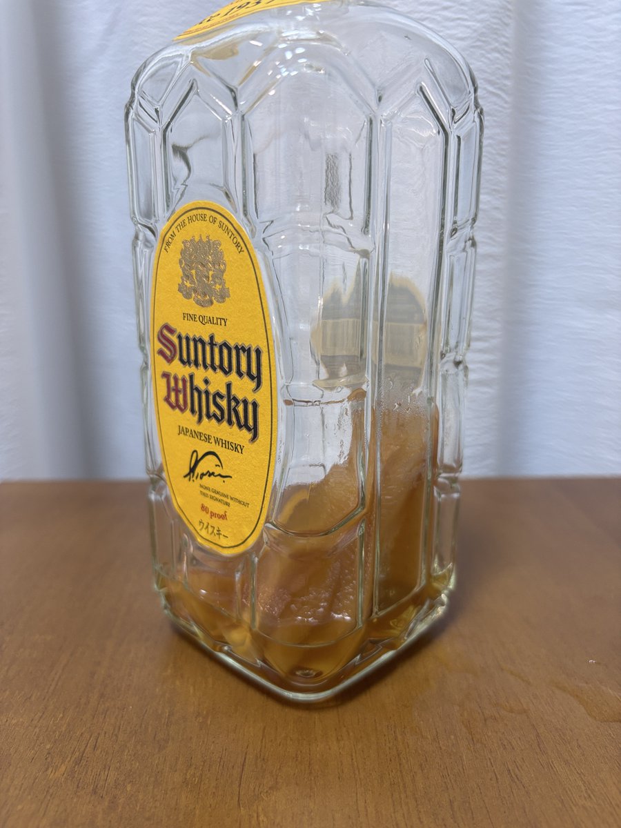 norichbutfun's tweet photo. りんご角、終了
甘くて美味しかった
アテとして食べる残りの漬けリンゴも爆弾
コレに炭酸入れるだけでも十分ハイボール

#whisky
#角 https://t.co/rYYiqBVX47