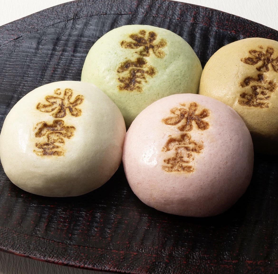 ShopFukumitsuya's tweet photo. 《玉川店》🏯🧊🍶🍡
氷室饅頭〜今年は6月27日、28日、30日に各和菓子店の氷室饅頭が玉川店に届きます！！

27日(土)清香室町、山中石川屋
28日(日)髙木屋、清香室町、山中石川屋
30日(火)諸江屋、山中石川屋 https://t.co/YaDkLobIyR