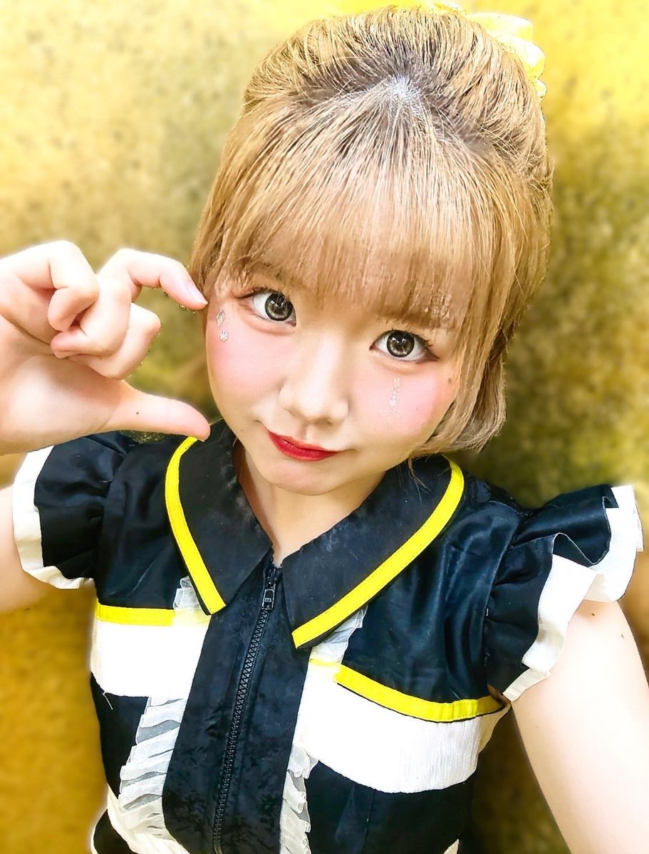 moery_hina's tweet photo. 虹野きらちゃん💛最年少ばぶちゃん👶🏻見た目と声のギャップが凄い！ハムスターみたいな顔してるのに超パワフルな歌声で煽りもラップもなんでもこなしちゃう🐹よく食べてよく寝てよく笑ってる天真爛漫ちゃん、大変愛しい🥹あとLINEが即レスでめちゃ助かる🤦🏻‍♀️リプ返もたくさんしててえらい🥺嬉しいよね🥺 https://t.co/JNs39wChjR
