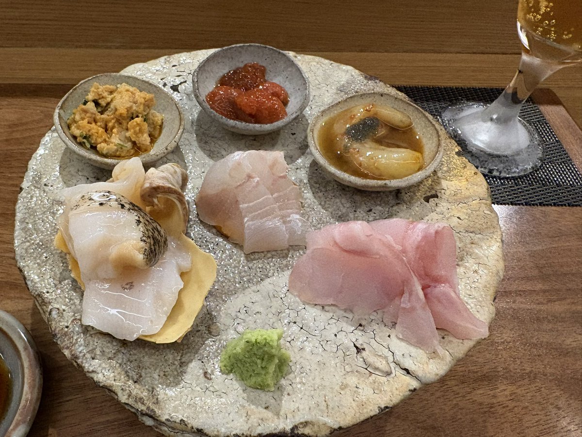 Americaman1998's tweet photo. ただのサラリーマンが北海道で贅沢三昧、寿司三昧🤚🏼🤚🏼 https://t.co/ArVv2s6hzo