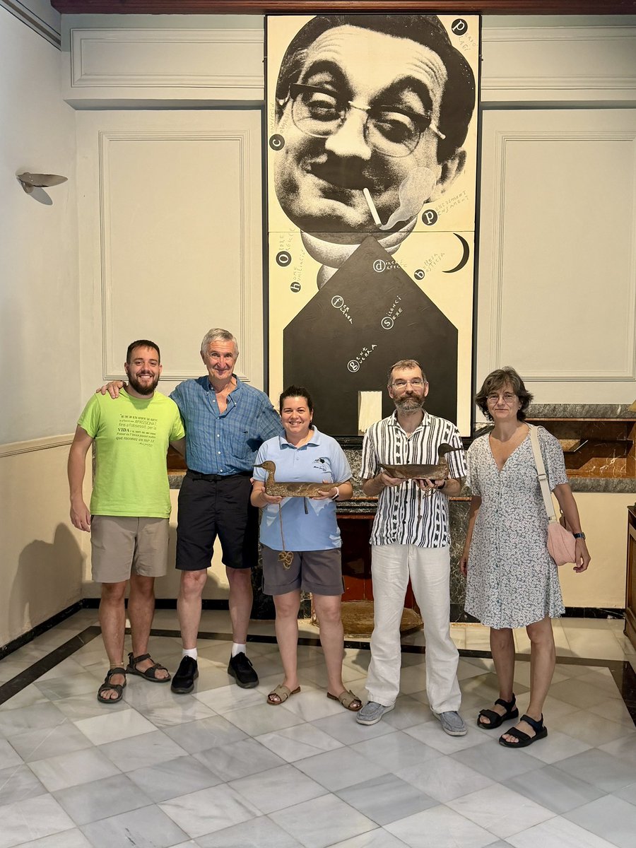 MuseuJoanFuster's tweet photo. Fa uns dies els hereus de Joaquim Maluquer, ornitòleg i gran amic de Joan Fuster, ens donaren els dos reclams que havien sigut un regal de l’escriptor. Moltes gràcies!!!

@ajuntamentdesueca https://t.co/sMo0PgxOzS