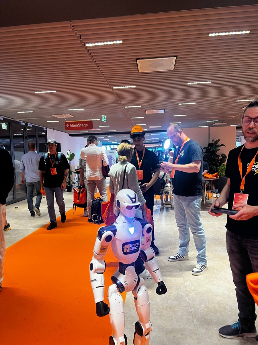 rivestor_co's tweet photo. Recently our team attended DBW and it was an awesome weekend for our team.
We’ve once again expanded our network, found new partnerships and proved that we have huge potential and lots of opportunities to grow. 
Looking forward to visit upcoming forums! 
#Rivestor https://t.co/Rny362sysw