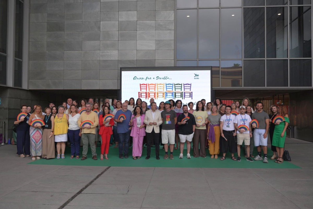 JFdezdelosRios's tweet photo. Hemos presentamos la campaña institucional de la @DIPUSEVI por el #OrgulloLGTBI: una provincia donde todas las personas vivan con libertad, igualdad y sin miedo.

Los derechos hay que defenderlos cada día. 
Con políticas públicas, educación y compromiso institucional.
Una Sevilla diversa, inclusiva y de la que todas y todos nos sintamos orgullosos.