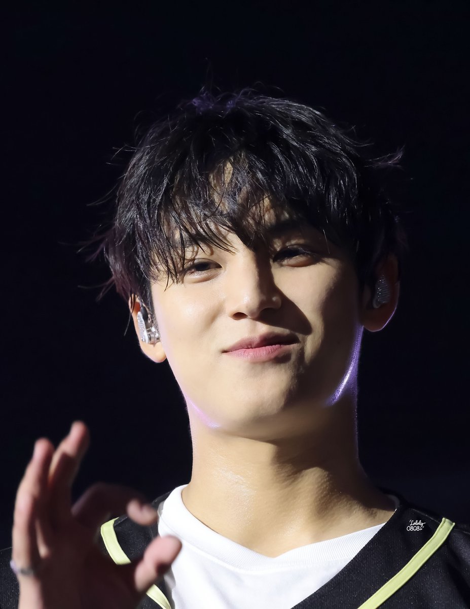 Lalaly0808's tweet photo. 260621 캐럿랜드  

약속의 오케이 😘

#MINGYU #김민규 
#민규 #ミンギュ
#세븐틴  #SEVENTEEN 
#セブンティーン https://t.co/R4N6SoWUvh