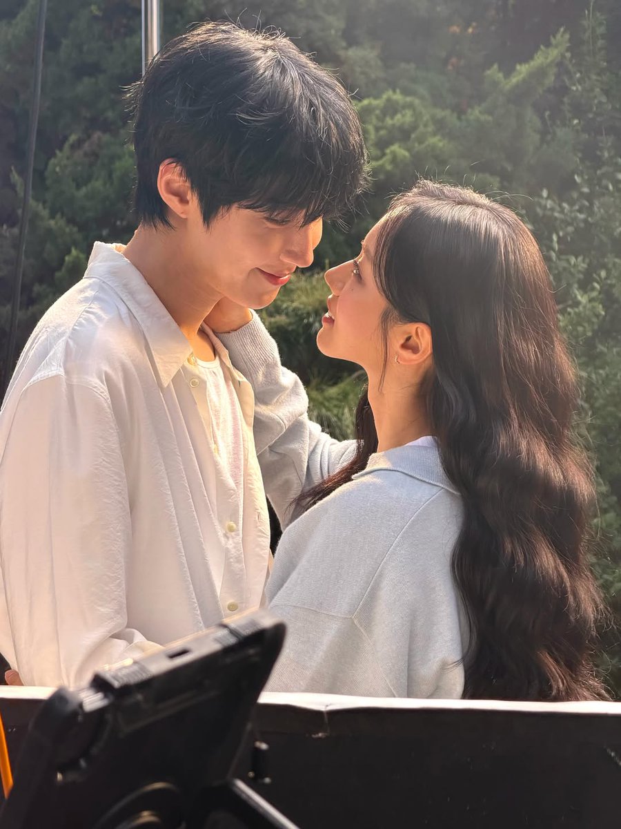 TheAnnyeongOppa's tweet photo. In Youp and Hyeri's chemistry 😍🥹 Can't wait to see more of their overflowing chemistry in "Dream to You" on July 13 💛

📷: hyeri_0609

#DreamToYou #HwangInYoup #Hyeri https://t.co/5967OpaPlM