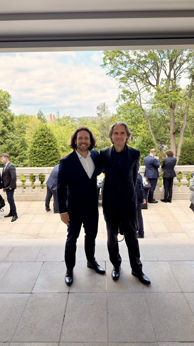 adam_abramczyk's tweet photo. Byłem obecny w tym dniu w Pałacu Prezydenckim, więc uczestniczyłem w sPiSku :-) https://t.co/Jc00KFueaB