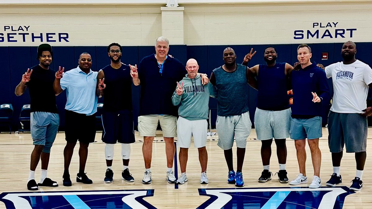 KevinWillard's tweet photo. Once a Wildcat, Always a Wildcat! Great to have so many former players back on campus with us - appreciate the support ✌️ https://t.co/FXoBw1ylcH
