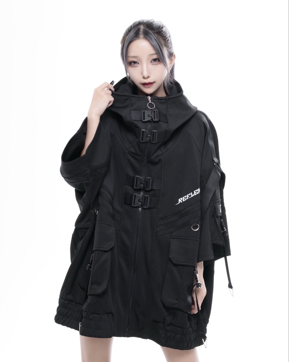REFLEMINDUSTRY's tweet photo. -REFLEM INDUSTRY-

UNIT_002
HALF-SLEEVE SHELL HOODIE
¥23,980

2026.06.27 販売開始 https://t.co/bwl3YZFEMt