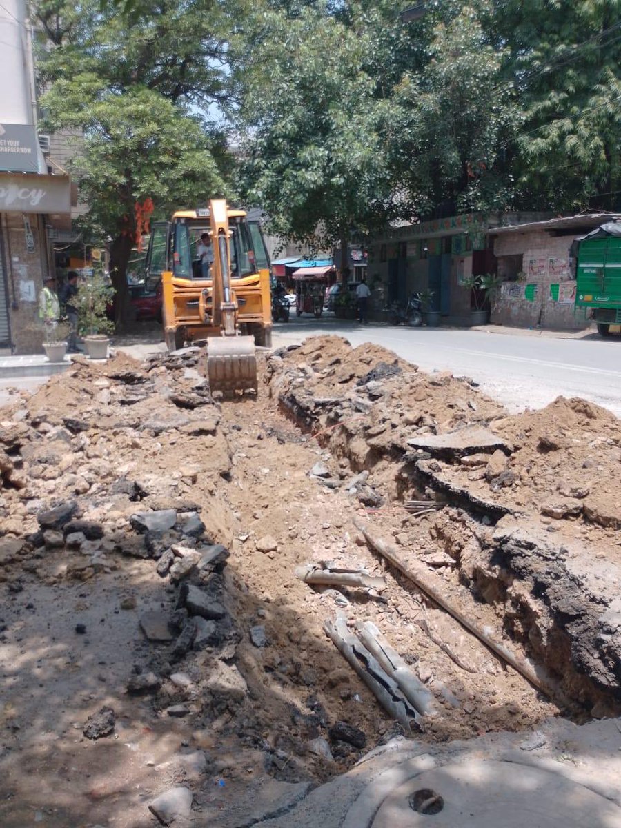 OberoiShelly's tweet photo. The problem of waterlogging in East Patel Nagar Market had persisted for the last 25–30 years, causing inconvenience to shopkeepers, customers, and local residents, especially during the monsoon season.

On the request of the East Patel Nagar Market Association, the matter was took up and initiated the necessary works to resolve the long-pending issue.