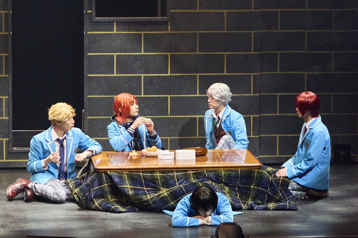 mini_cine_news's tweet photo. 『あんさんぶるスターズ!THE STAGE』-Requiem from Knights-が開幕、3年生の卒業を目前に控えた『Knights』に試練が降りかかる！

 →　本日、開幕です！

 →　「レクイエム*誓いの剣と返礼祭」を舞台化

https://t.co/P6dAsmwL1F

#あんステ https://t.co/zAENEGYoJ8