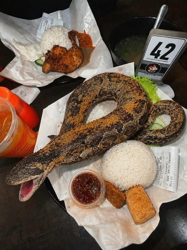 _ceniil's tweet photo. jadi, lo dulu atau gue dulu yg makan nih? https://t.co/kuXvBy5P9E