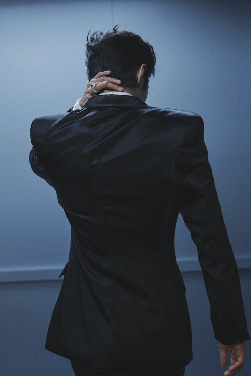 wxyzybxz's tweet photo. XIAO ZHAN’S BACK, SMALL WAIST 🫪 https://t.co/pLvNH4t56d