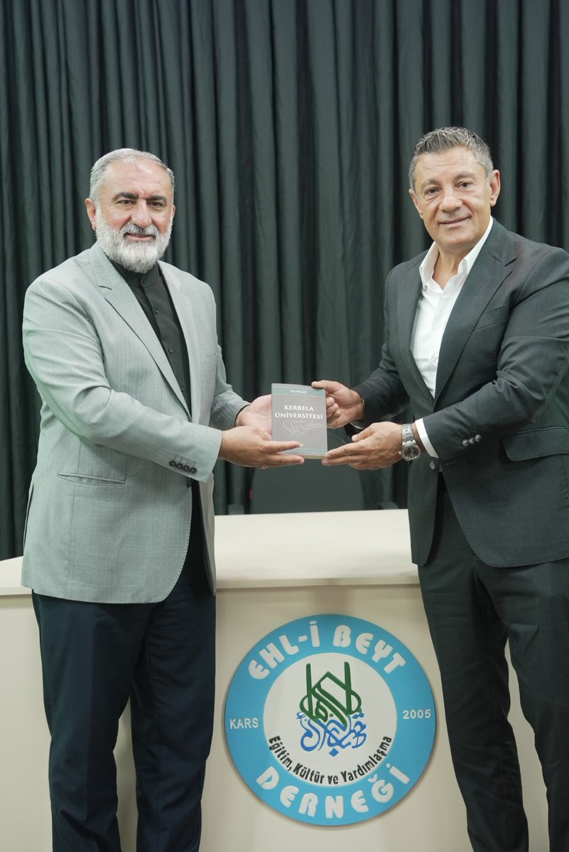 KarsEhlibeytder's tweet photo. Muharrem ayı münasebetiyle, Gökhan Türkeş Öngel, Kars Ehl-i Beyt Eğitim Kültür ve Yardımlaşma Derneği’ni ziyaret etti. Samimi bir atmosferde gerçekleşen ziyarette Muharrem ayının birlik ve beraberlik mesajları ile Kerbela’nın insanlık adına taşıdığı anlam üzerine sohbet edildi. https://t.co/5sJBrfUCsW