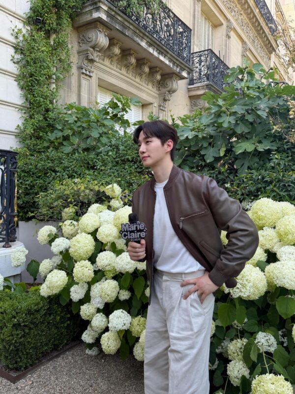 Kkorepo's tweet photo. 「#2PM」#ジュノ、大人のゆとりと貫禄…ベルルッティと共にしたひと時 
🔗https://t.co/p2b5QFrhfy https://t.co/8RbTV1xLlp