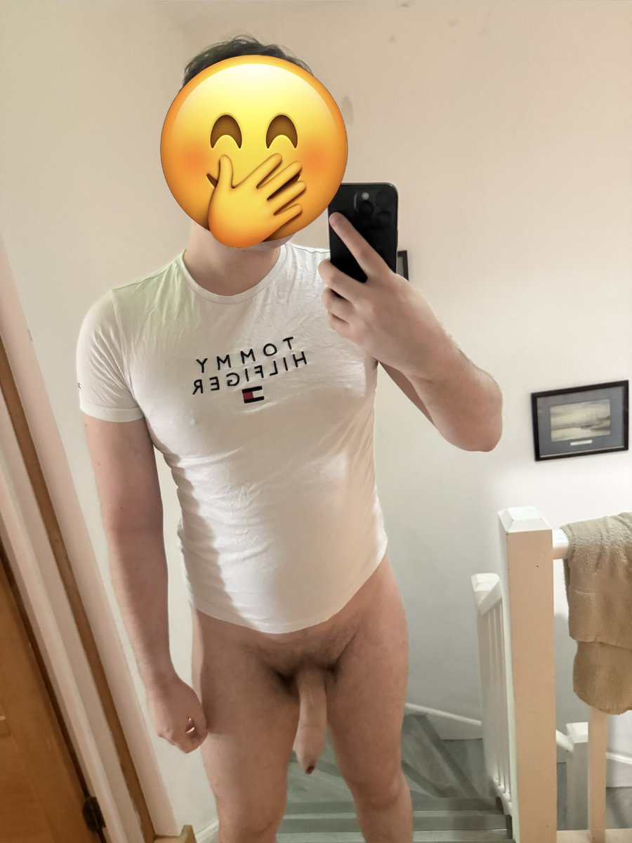WillsyPlus's tweet photo. Think this tshirt might be too tight now  👀 https://t.co/zReZ1AOUNG