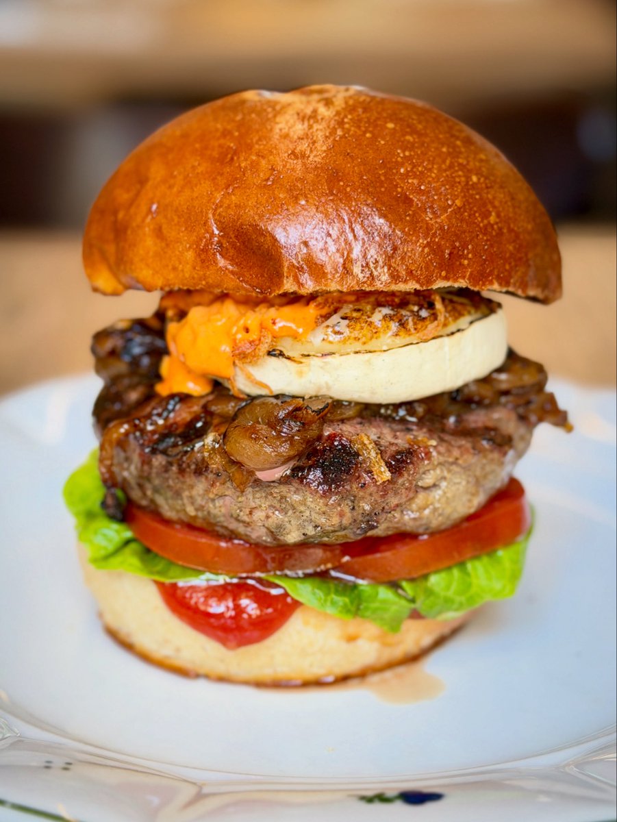 CzechPlease's tweet photo. Got the Výčep burger lunch special again on the last day. Total smoke show. On my list of all-time greats. https://t.co/LEiLGE6QJc