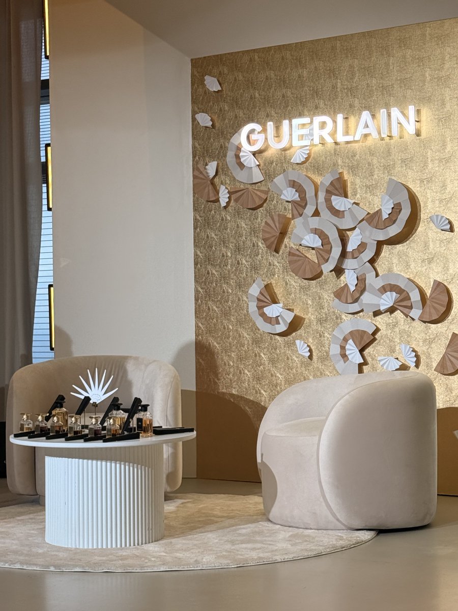 savetofu's tweet photo. GUERLAIN fragrance masterclass🐝💚

#GuerlainFragrancexMile
#MilePhakphum @milephakphum https://t.co/80wY8gTwuM