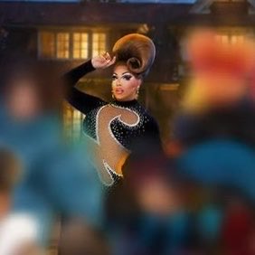 DragRaceBrasil's tweet photo. ALEXIS MATEO é a primeira confirmada do Latina Royale! 🇵🇷

Ela faz história ao competir em Drag Race pela QUINTA VEZ. https://t.co/Kv1Z8wA088