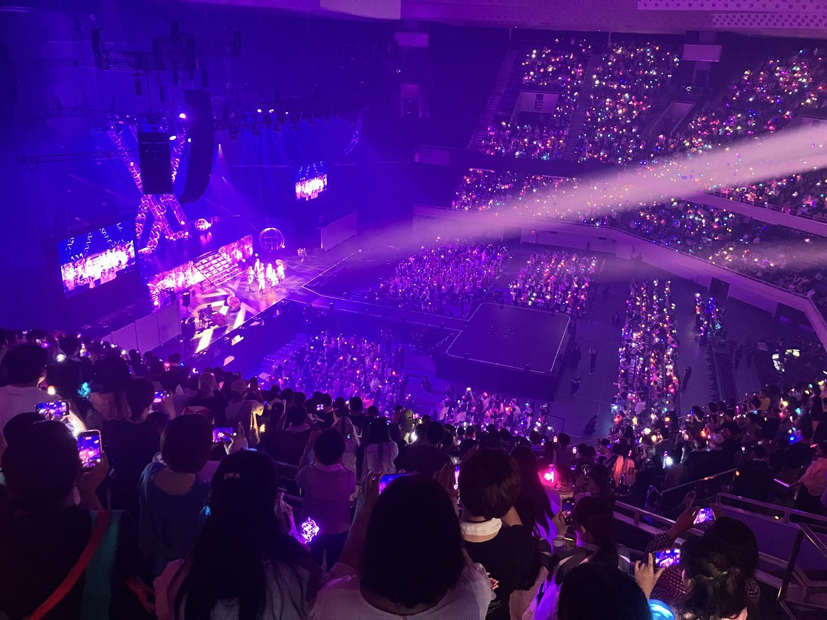LnerMasaki's tweet photo. Girls² 7th Anniversary「Seven×Seven in Bloom」-The Live- 
撮影OKのタイミングがありました。好きな曲、全部やってくれました！大雨の中の入場は大変だったけど、それも思い出。本当に楽しくてあっという間でした。日本武道館の次はメンバーの夢、アリーナツアーを！
#Girls2 https://t.co/nWQhq4FVio