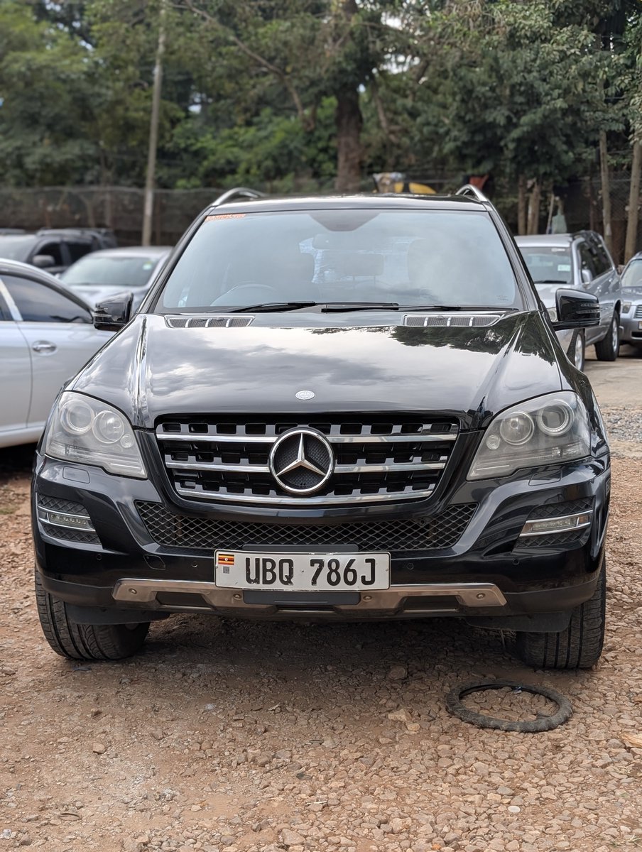 MrDriveUganda's tweet photo. This Mercedes is ML 350 4matic 2011 model Grand edition
Automatic
Locally used but in very good condition
55M UGX slightly negotiable price
+256700448575 ~Mr Drive https://t.co/MmJK6D5AsJ