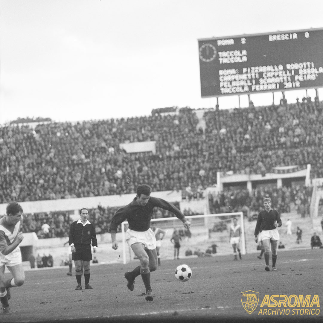 OfficialASRoma's tweet photo. 📆 Il 28 giugno 1943 nasceva Giuliano Taccola

Per sempre nel cuore dei nostri tifosi 🐺

🟨 Hall of Fame 🟥

#ASRoma https://t.co/yBfAf3jRQD