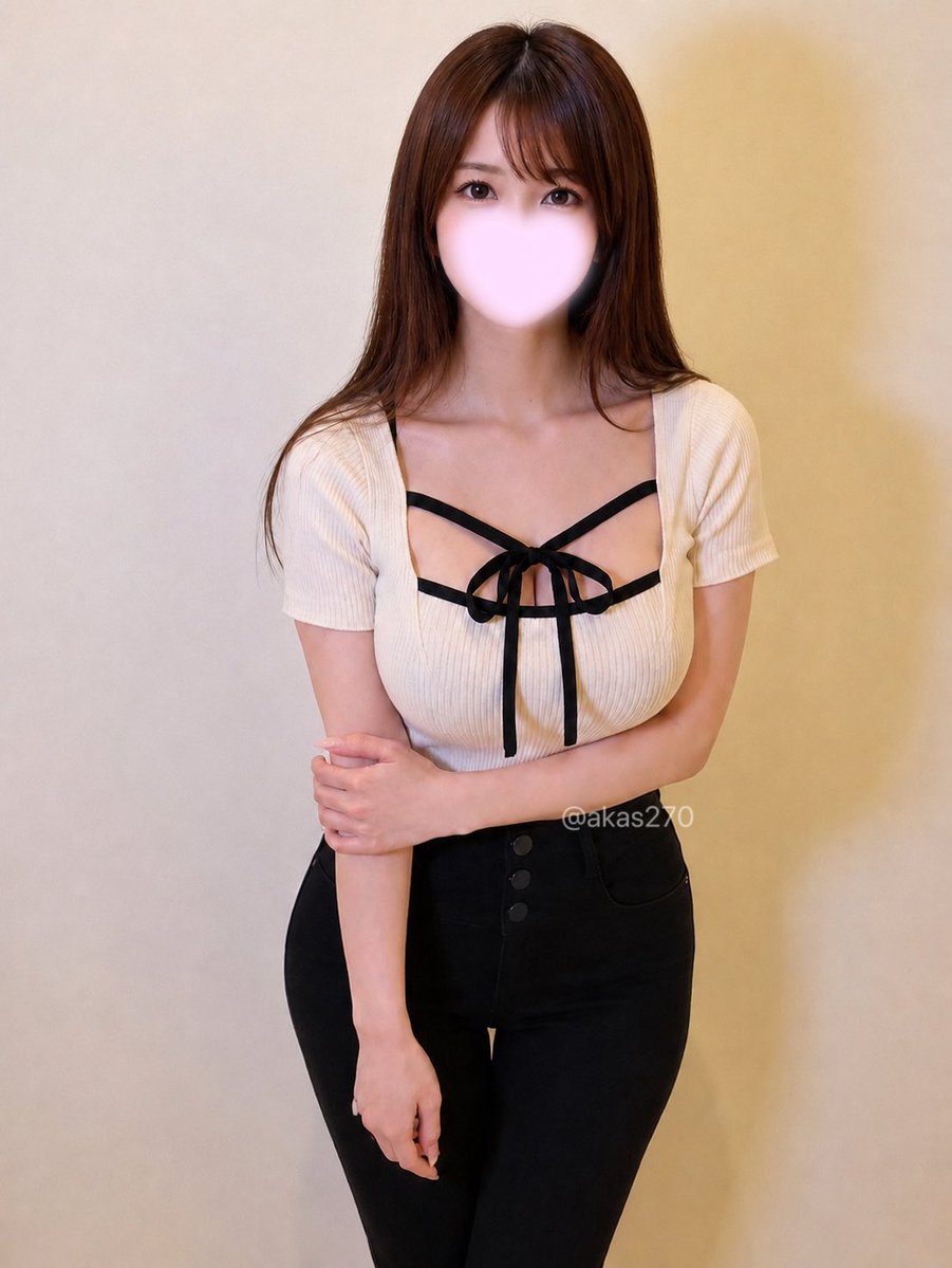 akas270's tweet photo. 100cm越えお姉さんの夏服🩷 https://t.co/vi8bgXNxQB