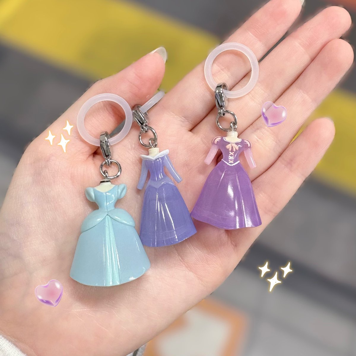 d_rina1118's tweet photo. プリンセスのめじるしアクセサリー回せた🥹♡
欲しかったから嬉しい〜😭✨️
白雪とベルも欲しいからまた見つけ次第回そう💭 https://t.co/j8mHJRiQbu