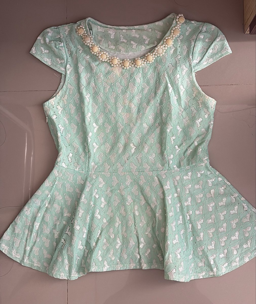luellabite's tweet photo. WTS Peplum top brukat,  Ld 90
7K aja

Bisa shope+adm atau splitpay https://t.co/KYYAjfL1H4