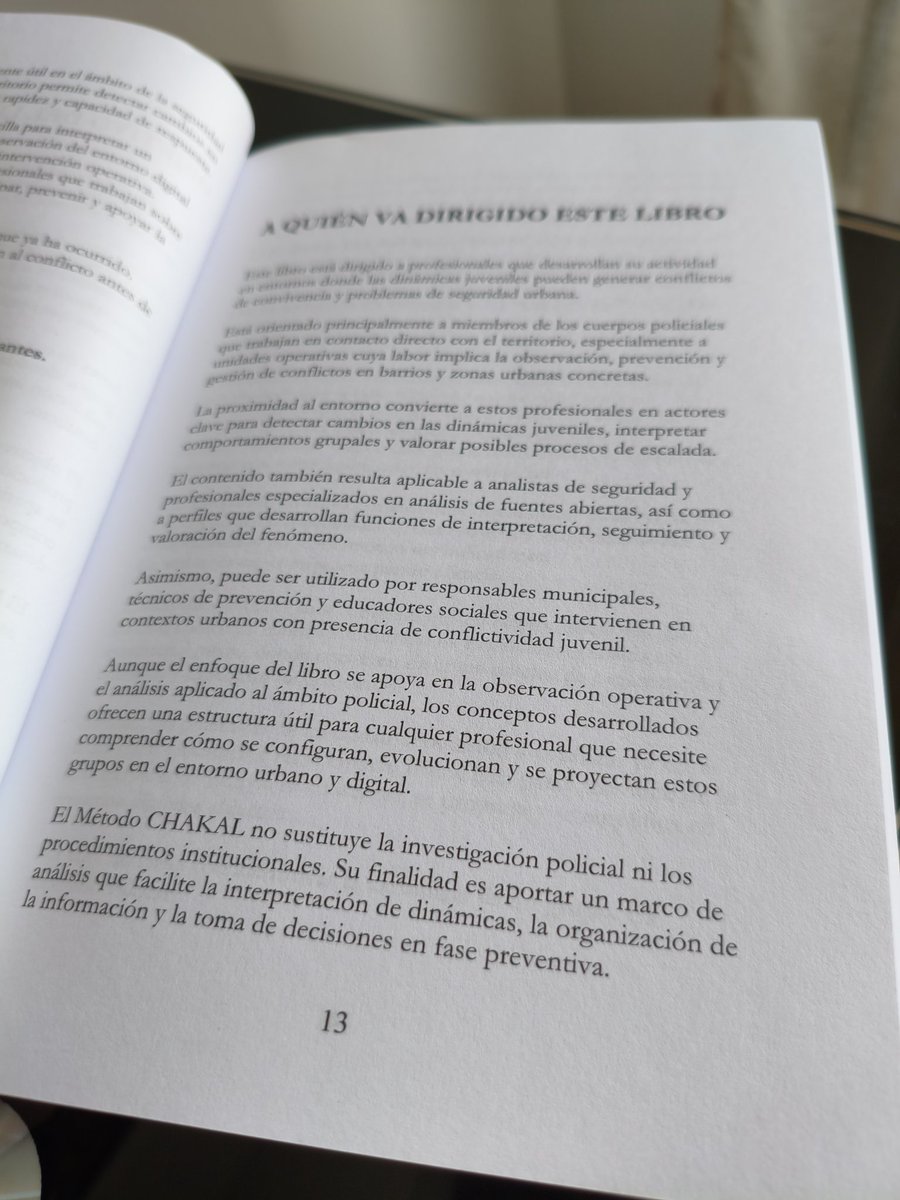 etc_facts's tweet photo. 👮🏻‍♂️ Recién recibido el libro "Método Chakal Digital" de Francisco Hinarejos.

Es muy interesante para profesionales relacionados con la violencia de las bandas juveniles. Un problema que por desgracia va en aumento en nuestra sociedad.

#notodoesinversion https://t.co/lJclIoHOwX
