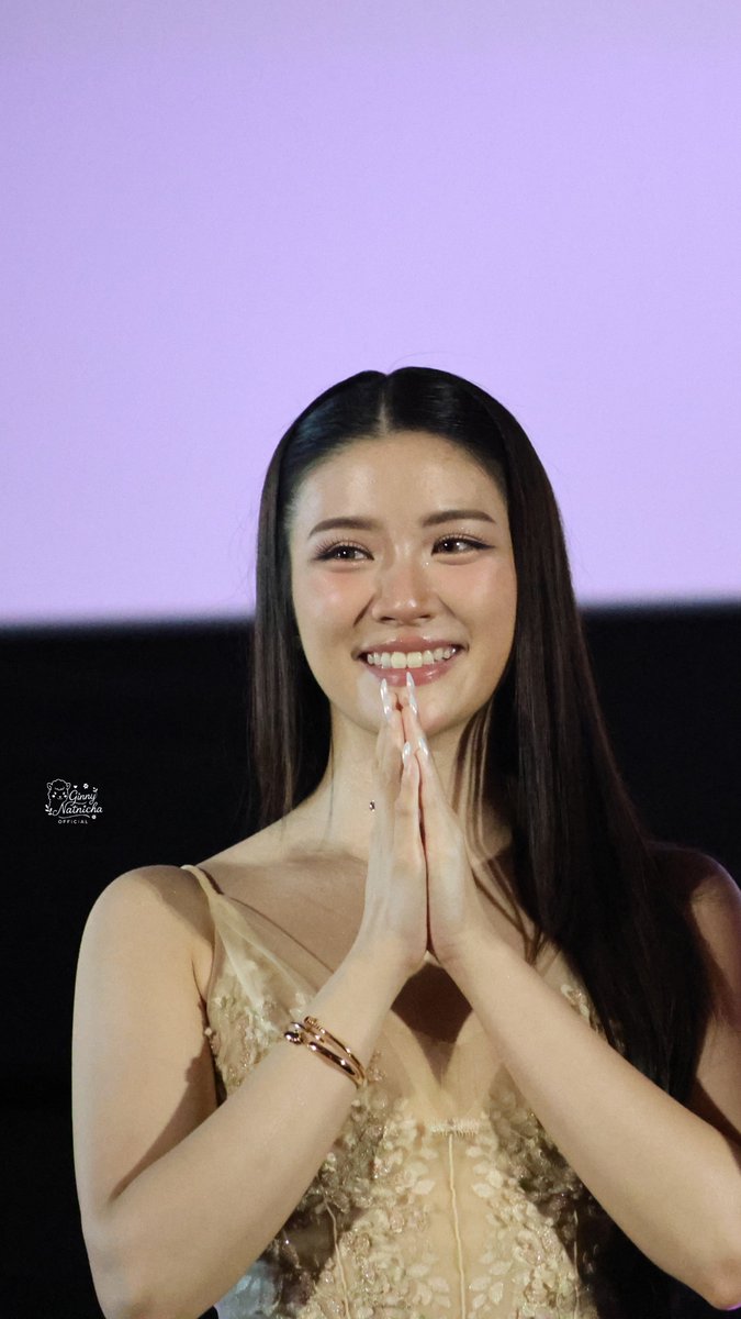 GinnyOfficialTH's tweet photo. ขอบคุณทุกๆคนเลยค้าบบบบที่ลางาน ลาป่วย ลากิจ ลาออก มาหาพี่จินในวันนี้ 🙏

GINJAY PRIDE LOVE GALAXY 
#SiamParagonxPraewxGinJay 
@ginnynatnicha https://t.co/fTMm22SUhk