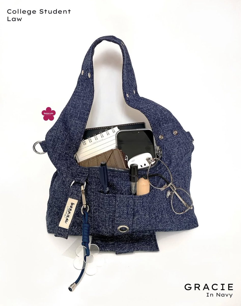 edfens's tweet photo. these local brand bag is literally so cool https://t.co/lv24QpbjLn