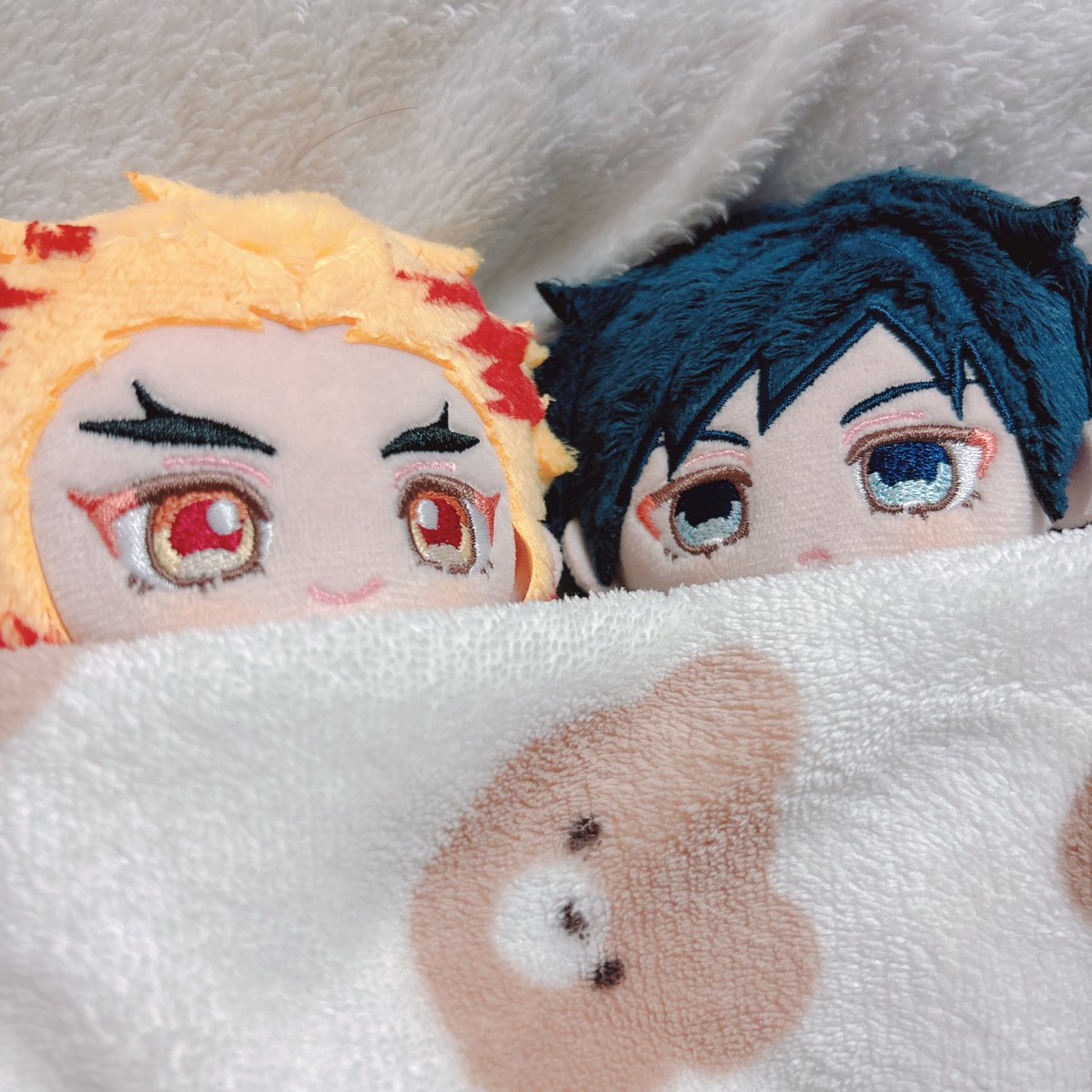 anzcngy's tweet photo. きょぢゅろ〜♡ぎぅﾁｬ〜♡ただいま〜♡ アカン3日も会わなかったからだれだこいつみたいな目で見てくる あなたたちの家の家賃払ってる人です https://t.co/Xx27qvtRR7