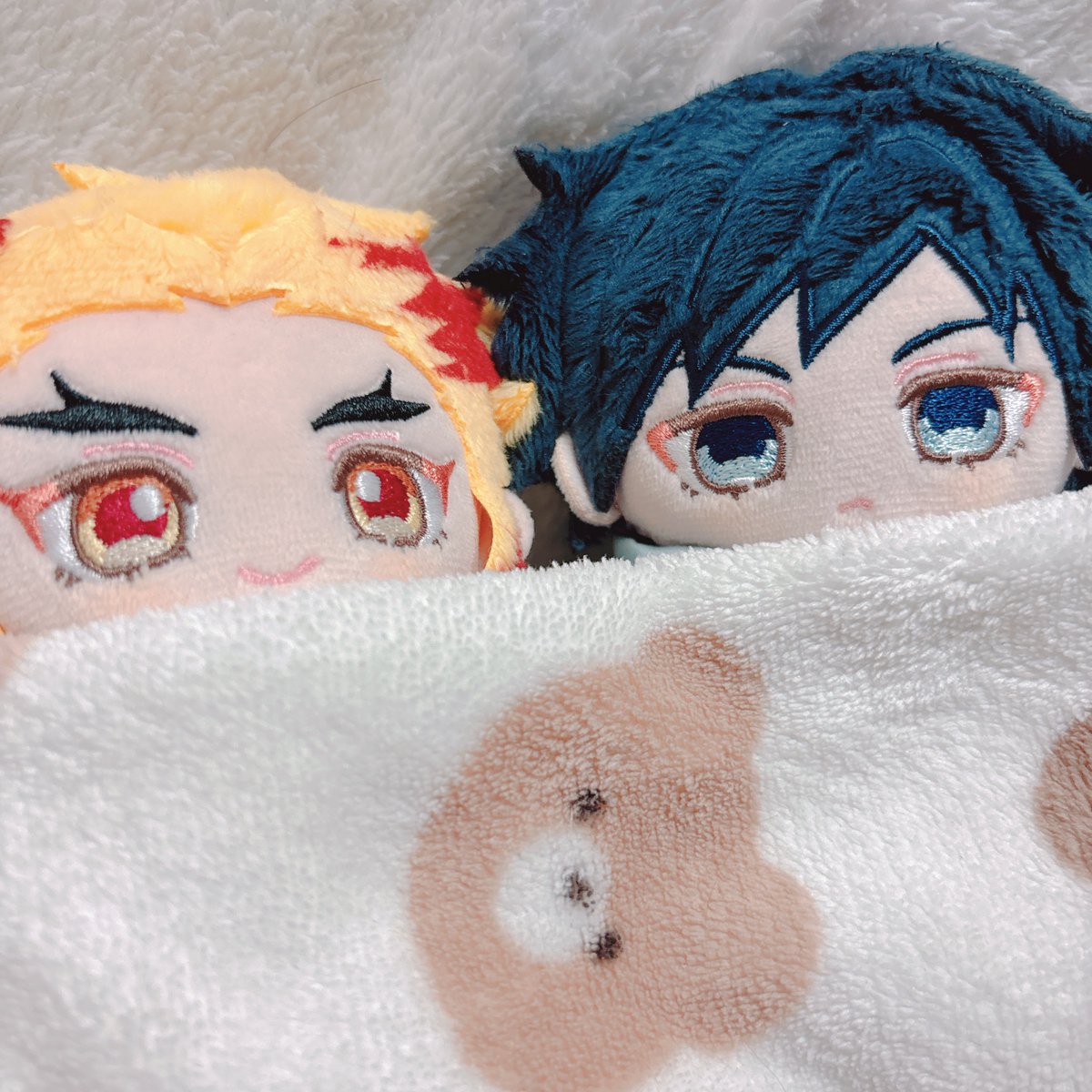 anzcngy's tweet photo. きょぢゅろ〜♡ぎぅﾁｬ〜♡ただいま〜♡ アカン3日も会わなかったからだれだこいつみたいな目で見てくる あなたたちの家の家賃払ってる人です https://t.co/Xx27qvtRR7