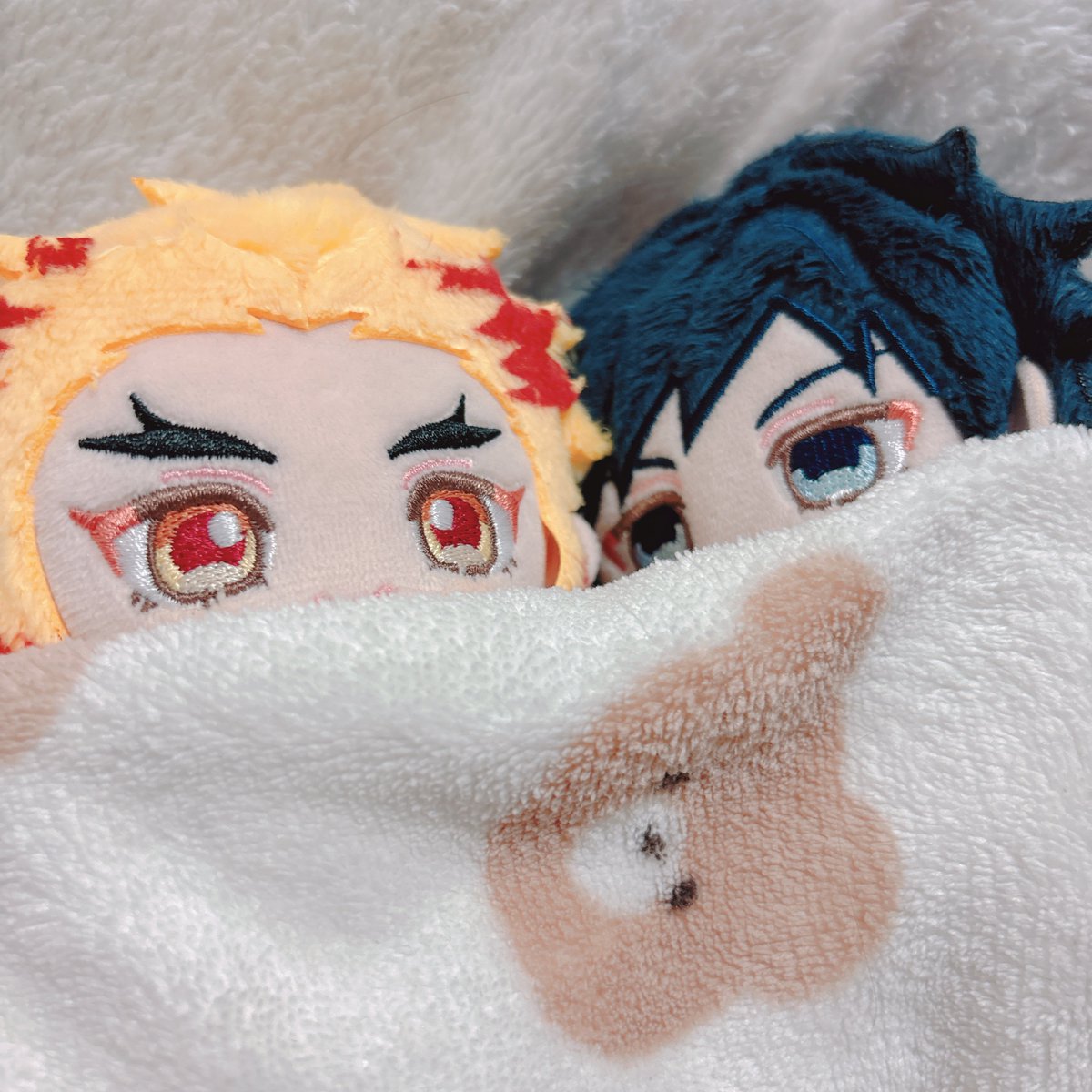 anzcngy's tweet photo. きょぢゅろ〜♡ぎぅﾁｬ〜♡ただいま〜♡ アカン3日も会わなかったからだれだこいつみたいな目で見てくる あなたたちの家の家賃払ってる人です https://t.co/Xx27qvtRR7