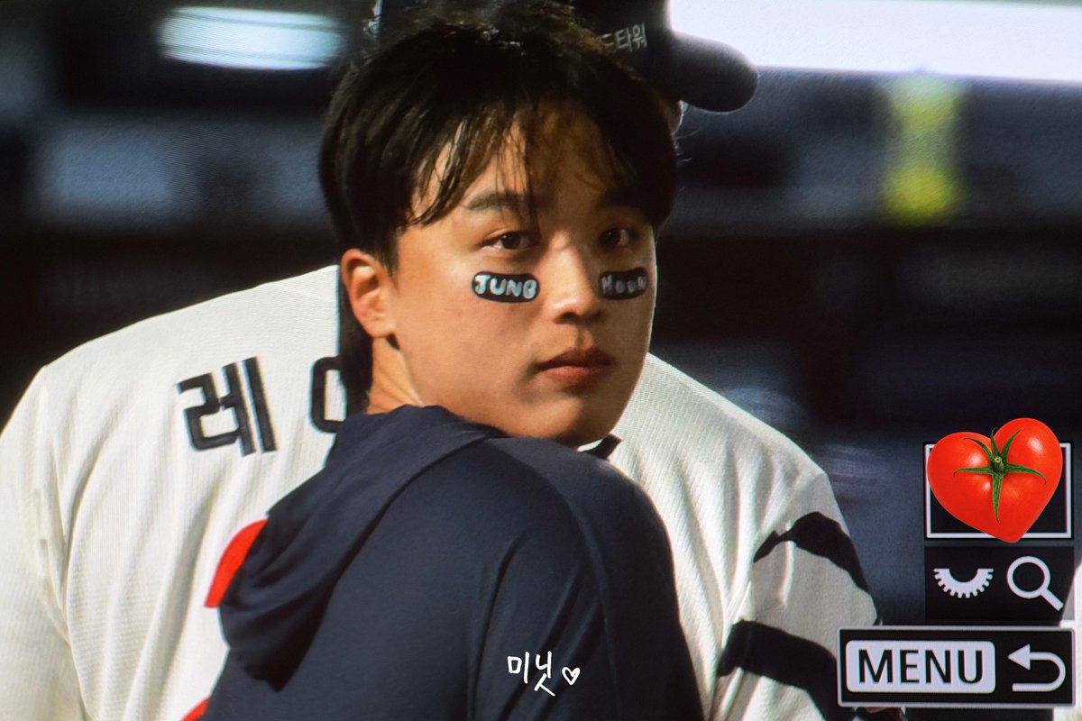 minute_36's tweet photo. 260626 … 고생했다, 더 잘하잫ㅎㅎ_ㅎ 
#롯데자이언츠 #박정민 https://t.co/Y02TrHarv8